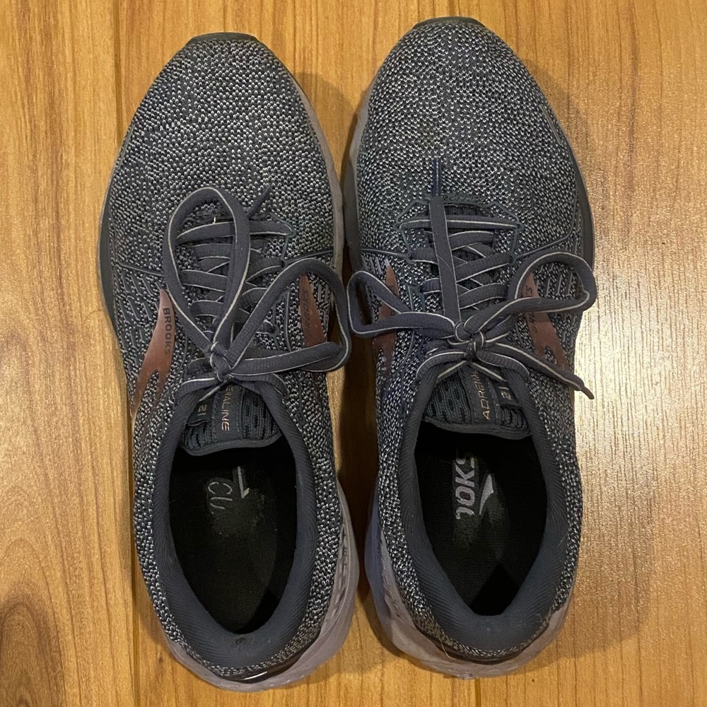 Brooks Adrenaline 21 - Women’s Size 9